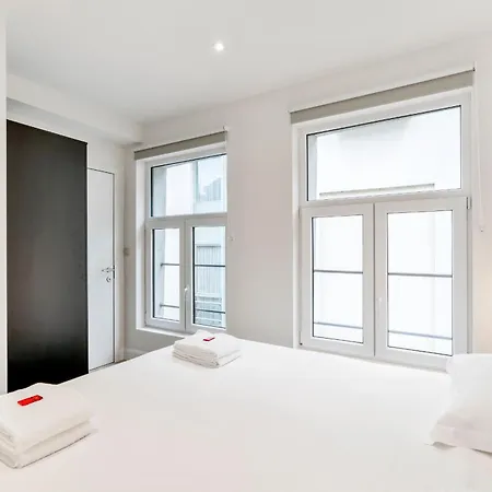 Designer - Prime Location For 4 Guests 아파트 헨트